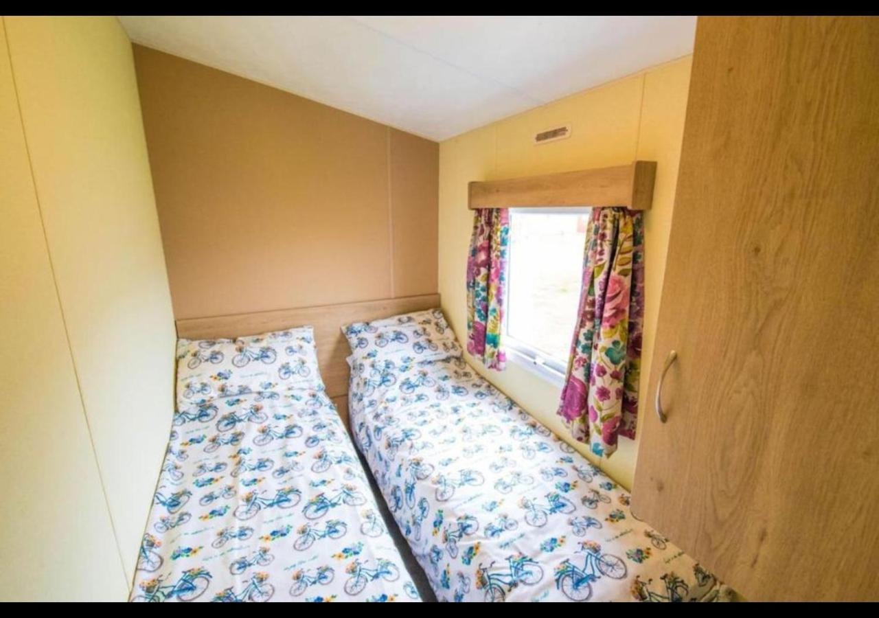 Sbl70 - Camber Sands Holiday Park - Sleeps 8 - Close Swimming Pools And Facilities - Private Parking Dış mekan fotoğraf